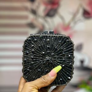 exquisite-hand-purse